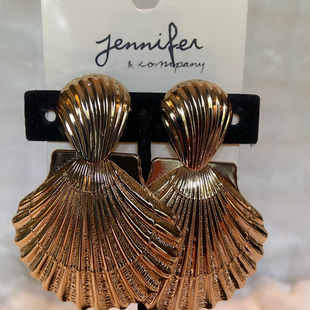 Gold Shell Earrings